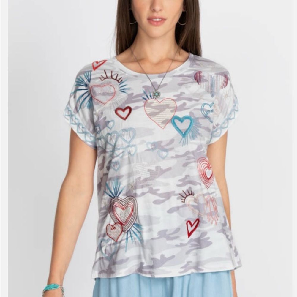 Johnny Was Amour Camo Embroidered T-Shirt Hearts Size Small